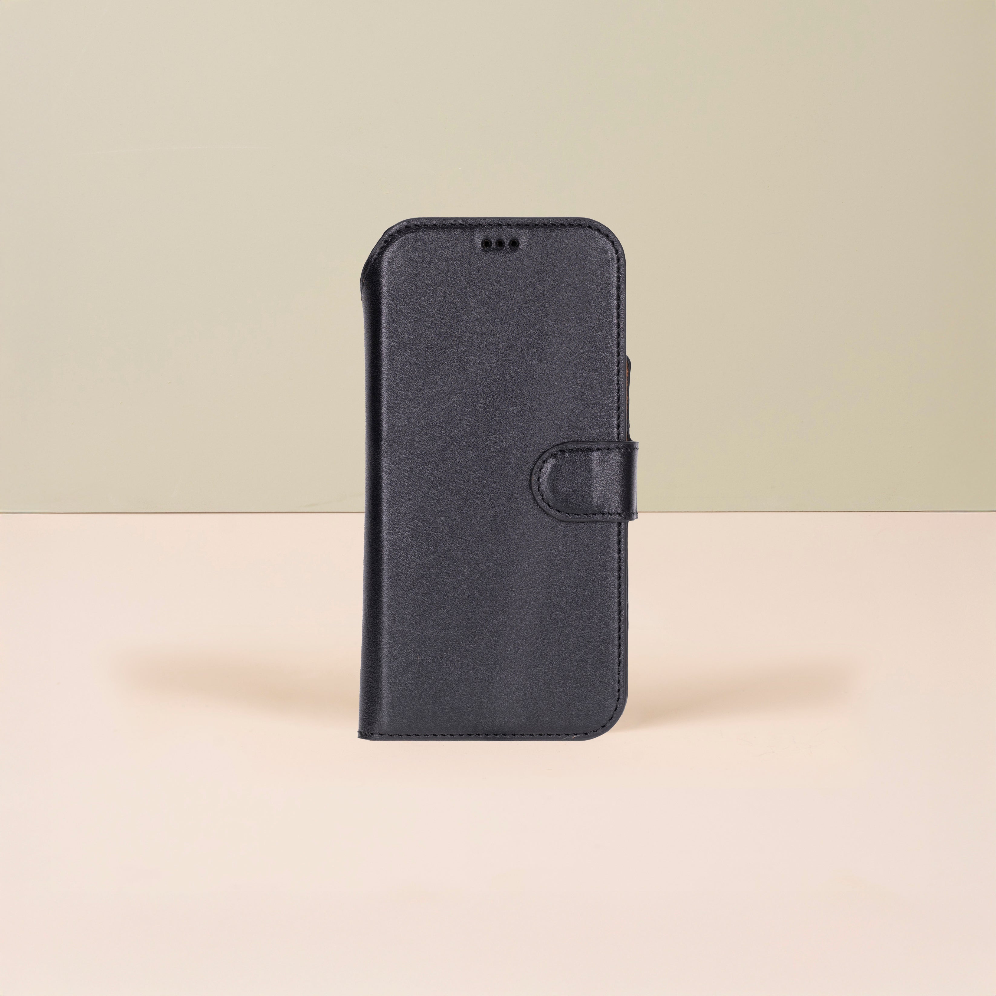 Leather iPhone 17 Pro Wallet Case – Black - Austin
